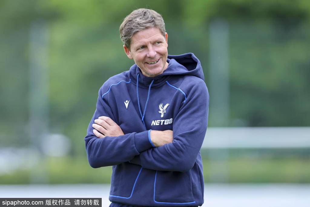 足球友谊赛：美因茨vs水晶宫
        
    足球友谊赛：美因茨vs水晶宫